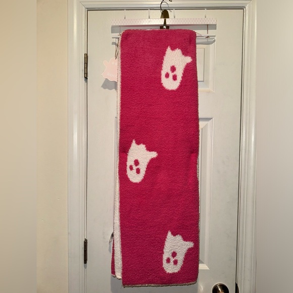 NEW! CUPCAKES & CASHMERE Hot Pink Ghosts Reversible Oversized Throw Blanket NWT! - Picture 5 of 16